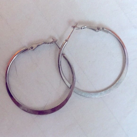 Silver hoop earrings - Picture 1 of 2